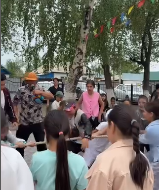 Мектеп жанындағы “Айгөлек” жазғы алаңының ашылу салтанаты